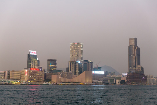 香港，致敬各位来宾与朋友们