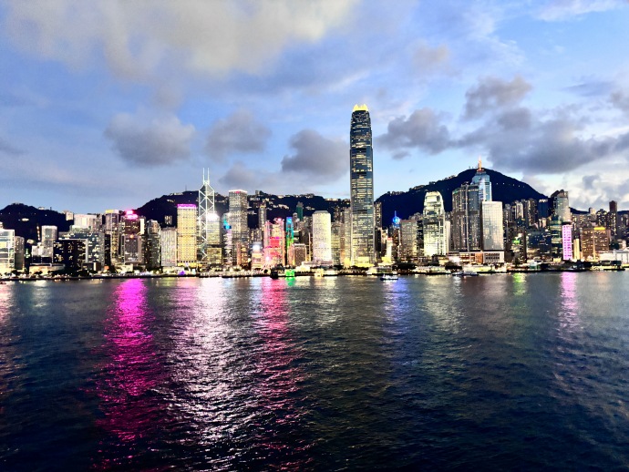 香港,致敬各位来宾与朋友们